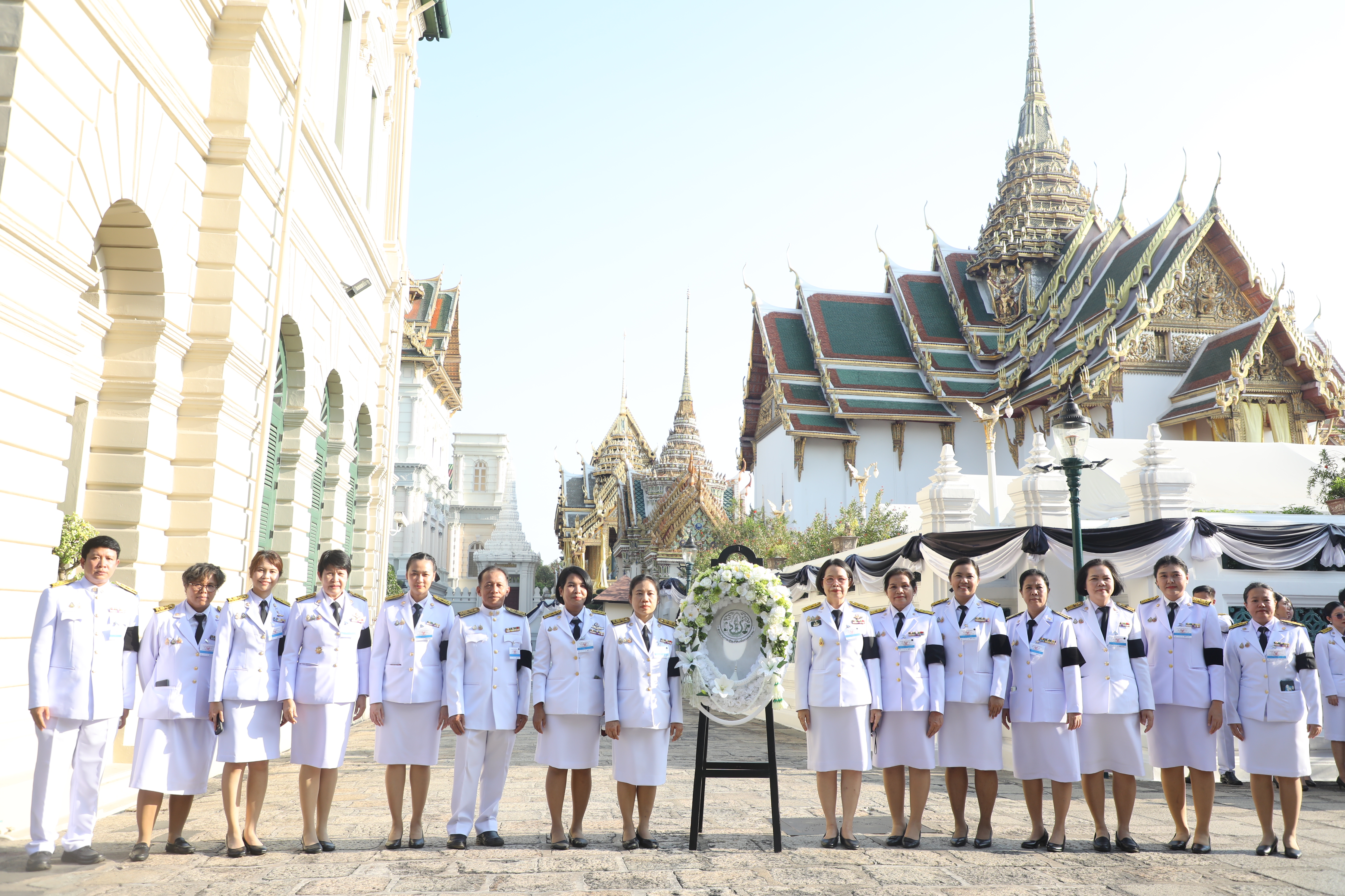 title - สำนักงานการปฏิรูปที่ดินเพื่อเกษตรกรรม รับพระราชทานพระบรมราชานุญาตให้ร่วมเป็นเจ้าภาพบำเพ็ญกุศลถวายพระบรมศพ สมเด็จพระนางเจ้าสิริกิติ์ พระบรมราชินีนาถ พระบรมราชชนนีพันปีหลวง